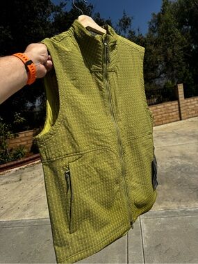 NAT Lululemon Water Repellent Grid Fleece Hiking Vest Olive Green MSRP $148